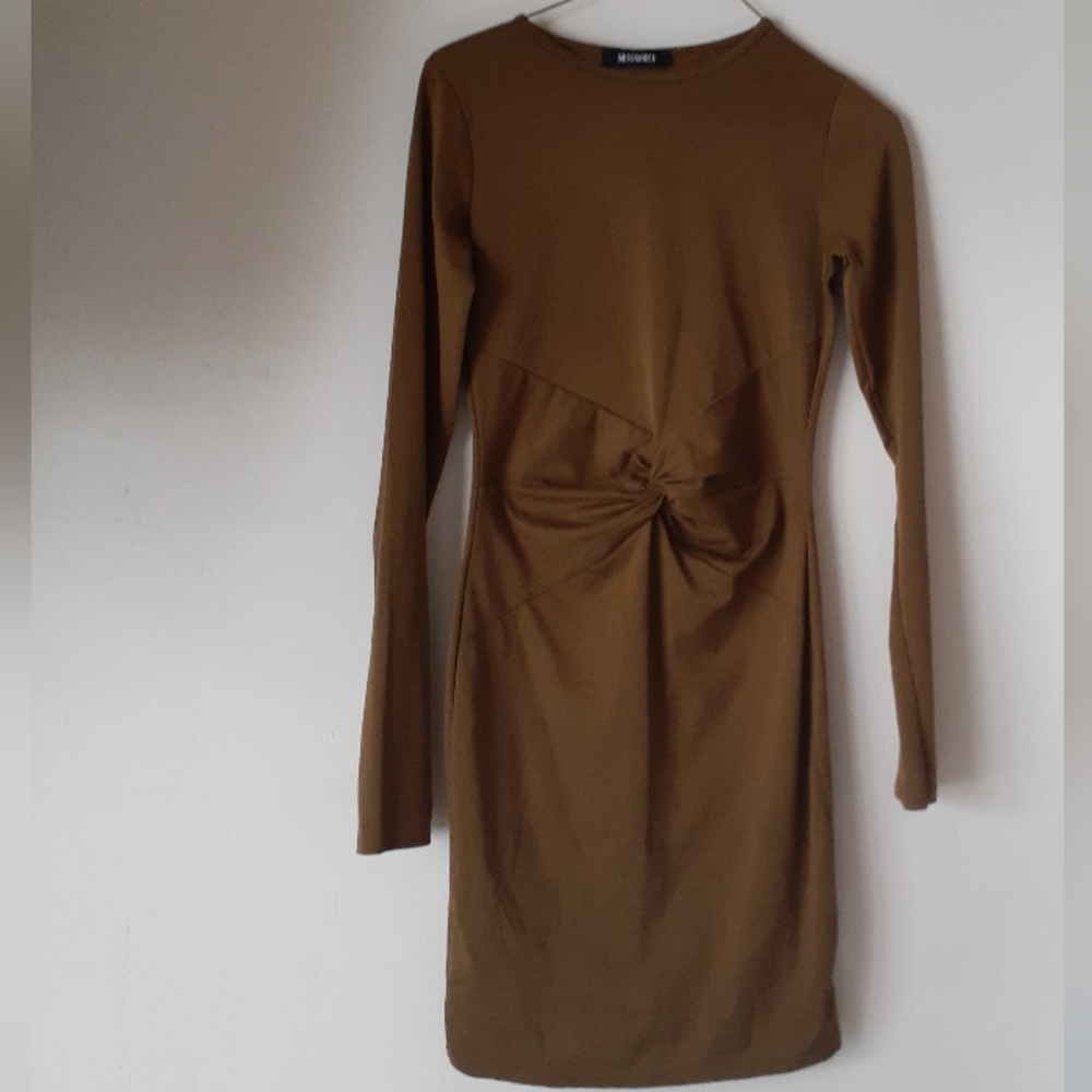Misguided Women Shift Dress. Size 4